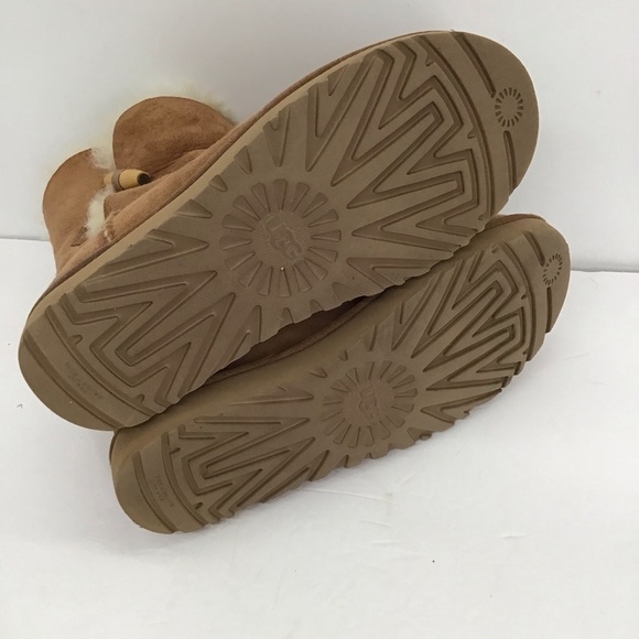 UGG Women’s Keely Winter Boot Suede Leather Genuine Sheepskin Toggle Size 8 - Picture 8 of 9